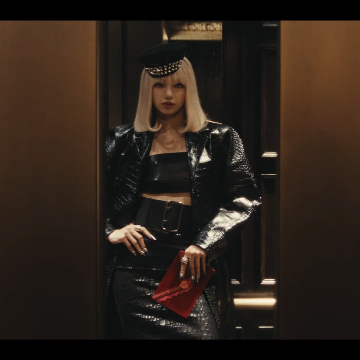 wbyip327's tweet photo. ช็อตต่อสู้คือฟาดไม่ยั้ง อะไรใหม่ๆตลอดเวลา 
#LISA #Tarantino #LISA_Tarantino
#PRESSPLAY #LISA_PRESSPLAY https://t.co/eFAABv22Hi