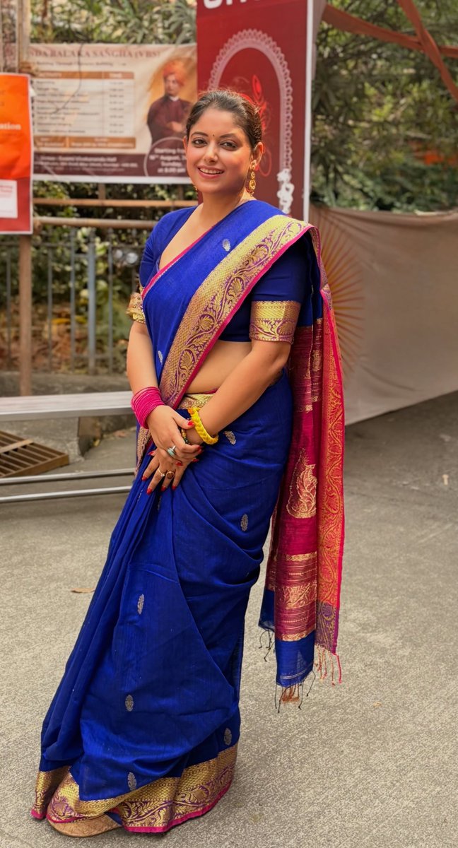 breederz44's tweet photo. Part2
Ava help keka andha load mens ta pora apo avala already ullu series la patha oruthan adei eva da nu snehakita eye contact vachutesatunu lungiya thuki narembelam podachu 12 inch ku sunni ya uruvi kati naka veleya niti mmm nu vegama ava kita poie https://t.co/oDhW1yidQg