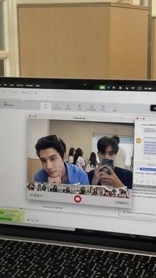 rayatenpphpk's tweet photo. เมื่อไหร่ที่องศาคาดแว่นไว้บนผมเราจะตรายกันหมด🧘‍♀️😭 https://t.co/UTIsmOjRfp