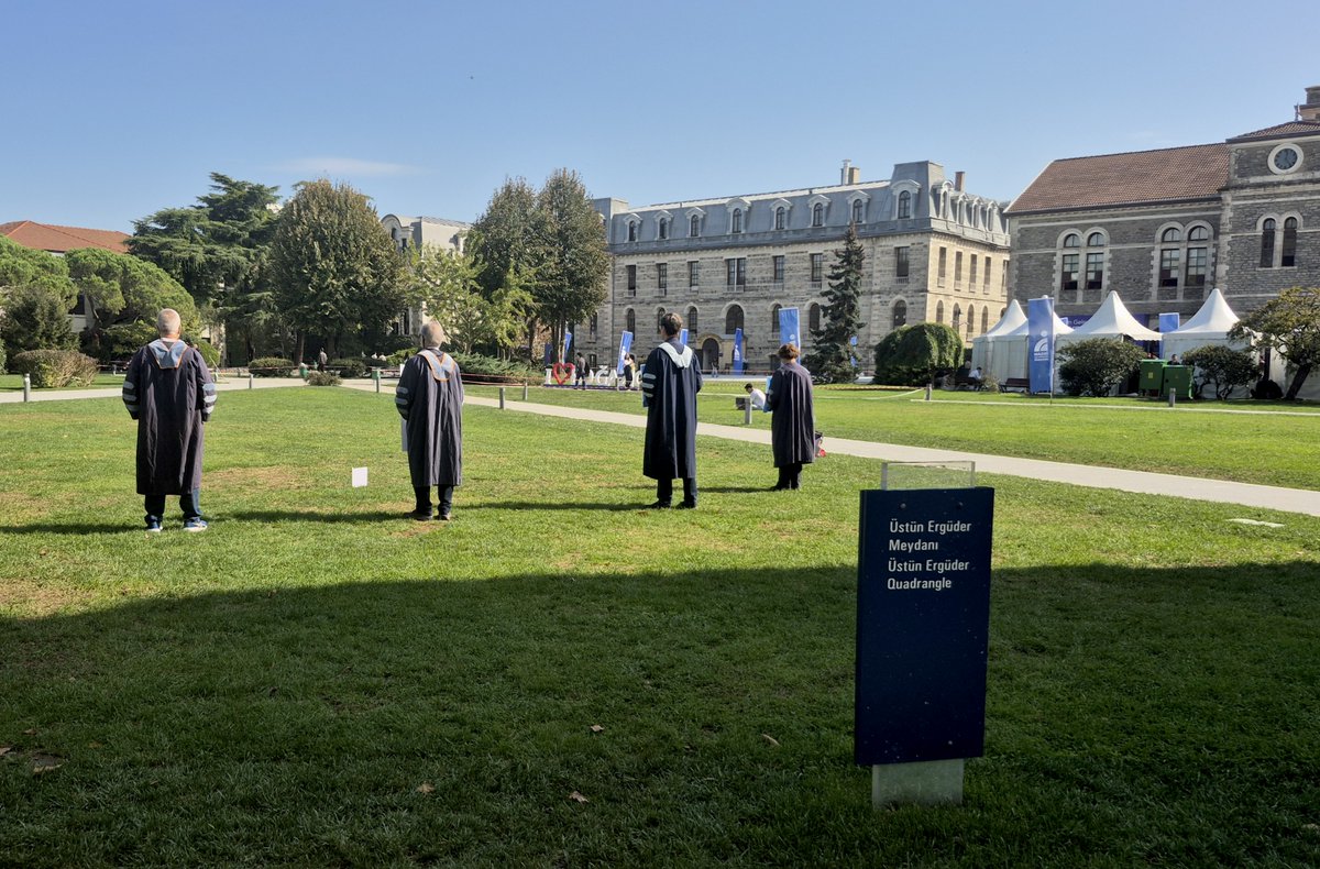 yunusunbabasi's tweet photo. 22 Ekim 2026 Boğaziçi Üniversitesi Akademisyenleri Nöbeti no. 1421. Direnişin 6. yılı/2118. günü @UniBogazici #KabulEtmiyoruzVazgeçmiyoruz
October 22, 2026 Bogazici University Faculty Vigil #1421/6th year/2118th day of the resistance @unibogazici_en #WeDoNotAcceptWeDoNotGiveUp https://t.co/OLRqwr43rU
