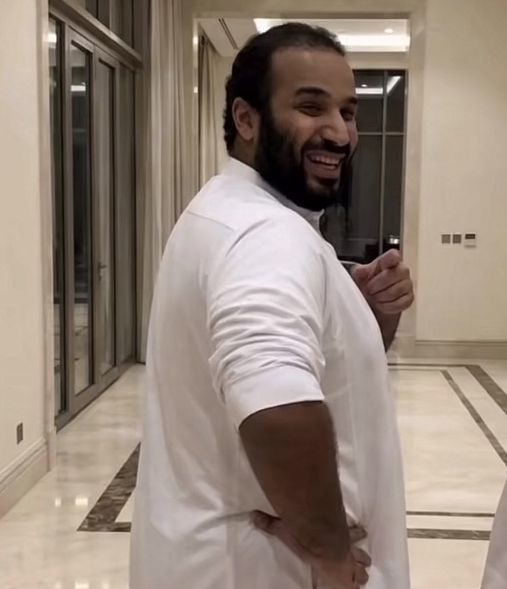 _ESH10_'s tweet photo. @3ber_mutairi لا حنان الام هيبه اكثر 😭🤣🤣🤣💔 https://t.co/slR0Av6nVr