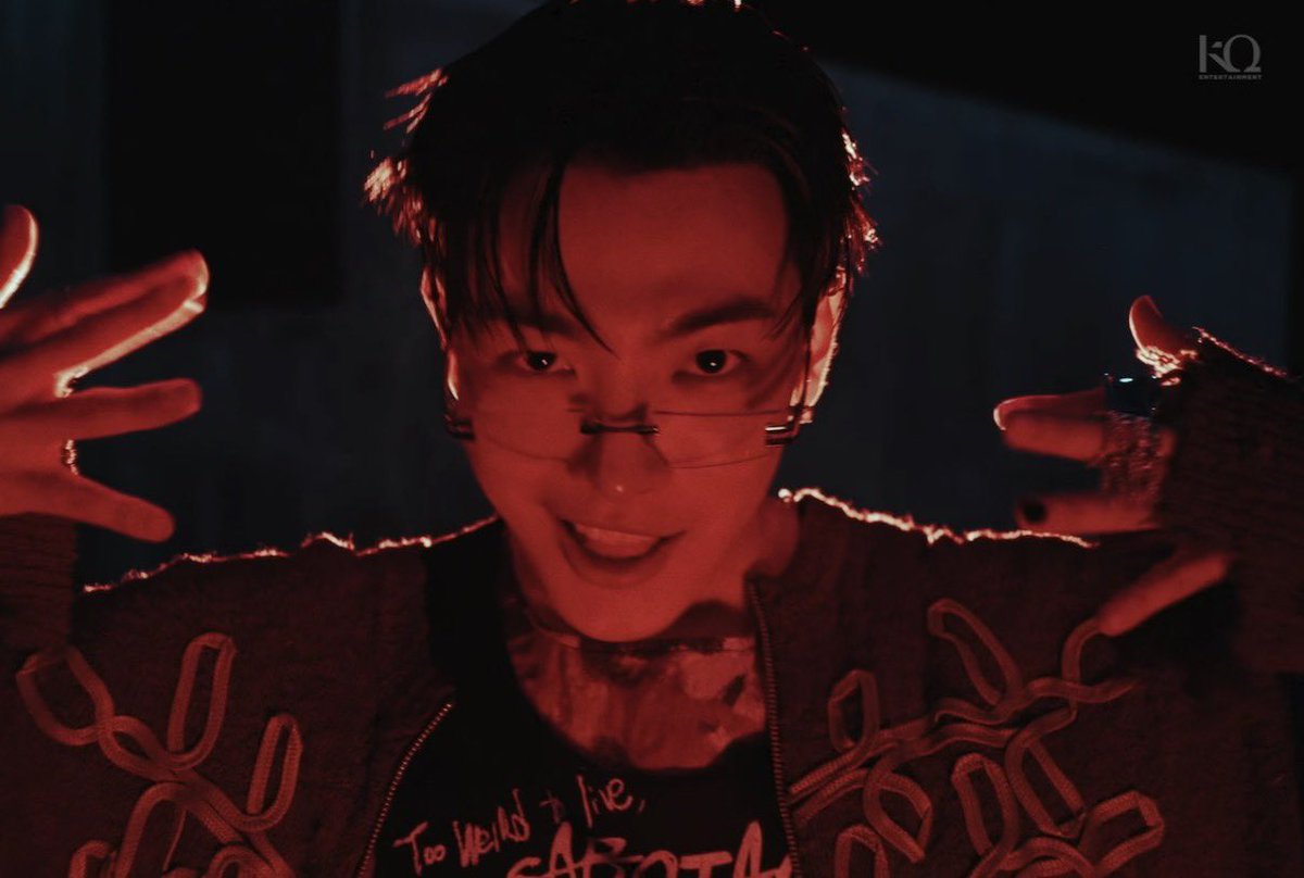 hcngyo's tweet photo. love when he looks a little crazy https://t.co/Vgvw3phk0L