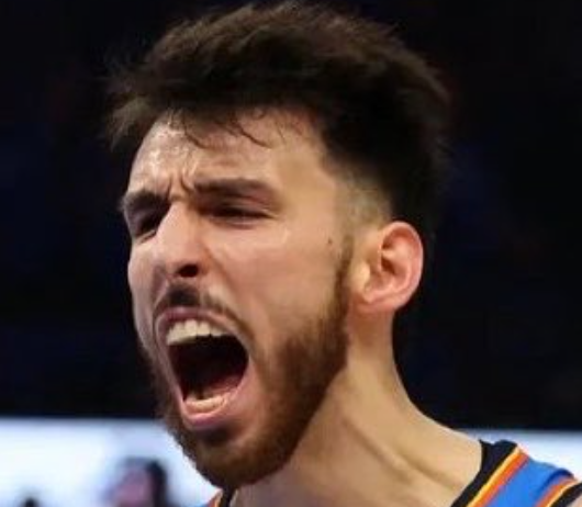 rxarkcode's tweet photo. @TheHoopCentral He growing that ⚡️⚡️stache https://t.co/38GF3msS06