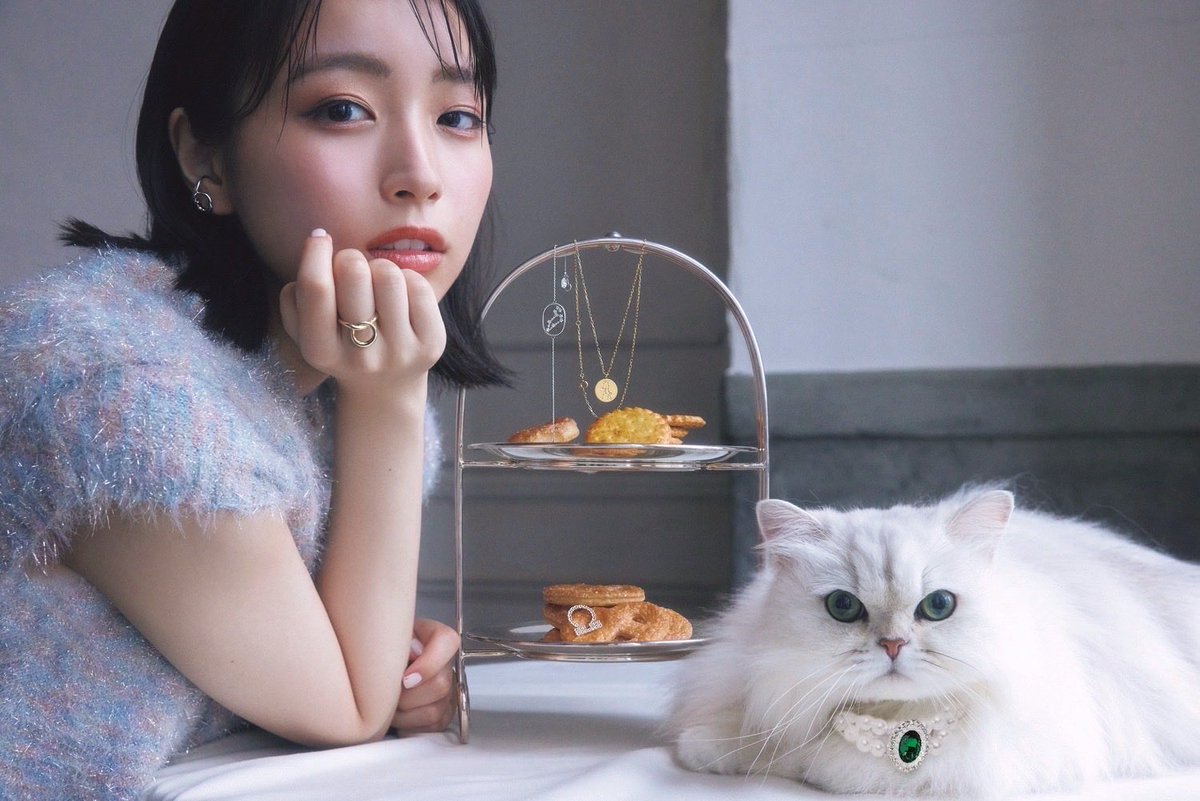hinatazaka46's tweet photo. 本日10月23日(金)発売
「#CanCam」12月号に専属モデルとして

#大野愛実 が登場しております🦀📸

ぜひチェックしてください☀️
https://t.co/qBD5JP7obv

#日向坂46 https://t.co/AQo2aoGMkj