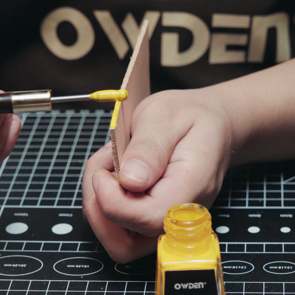 OWDENCRAFT's tweet photo. OWDEN Edge Paint &amp; Dye Pen! ✨ PRO luxury edges for bags &amp; DIY. Smooth, durable, vibrant! SHOP NOW! 👇 #LeatherTools #OWDEN #DIYLeather #Leathercraft

#OWDEN #leathercrafttool #DIYtool #handtool #leatherworks #leathercrafts  #leatherart #leathertool #leathertoolforsale https://t.co/fijXrsl4Bv