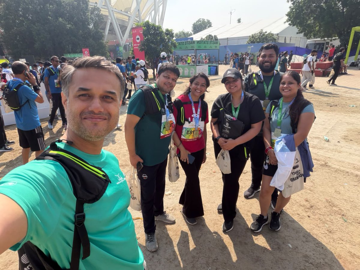 BainbridgeNav's tweet photo. #teambainbridge #marathon2026 #vedantahalfmarathon https://t.co/k5fFU9JxPI