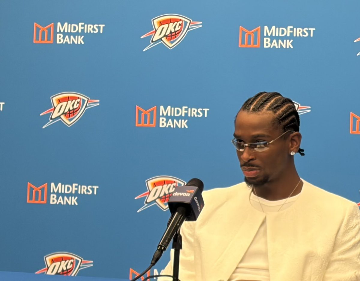BrandonRahbar's tweet photo. SGA on checking himself out despite being 3 points away from keeping his historic 20 point streak going:  

“I was gonna go out there. And then I saw that they had subbed. So I thought we should sub too. You always treat the game with respect.” https://t.co/Qa49DEN2SP