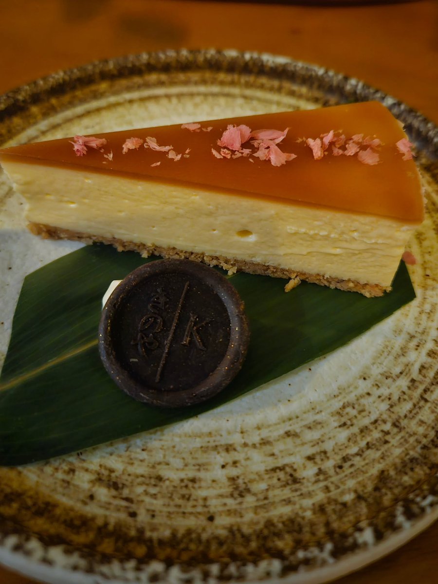 ValyVito's tweet photo. Date night at Kinoya. Delicious Japanese izakaya dishes from starters to dessert in a cozy, lively setting. Tables are close together, so book ahead for limited indoor open seating. 9/10 https://t.co/OWybNBG2Ad