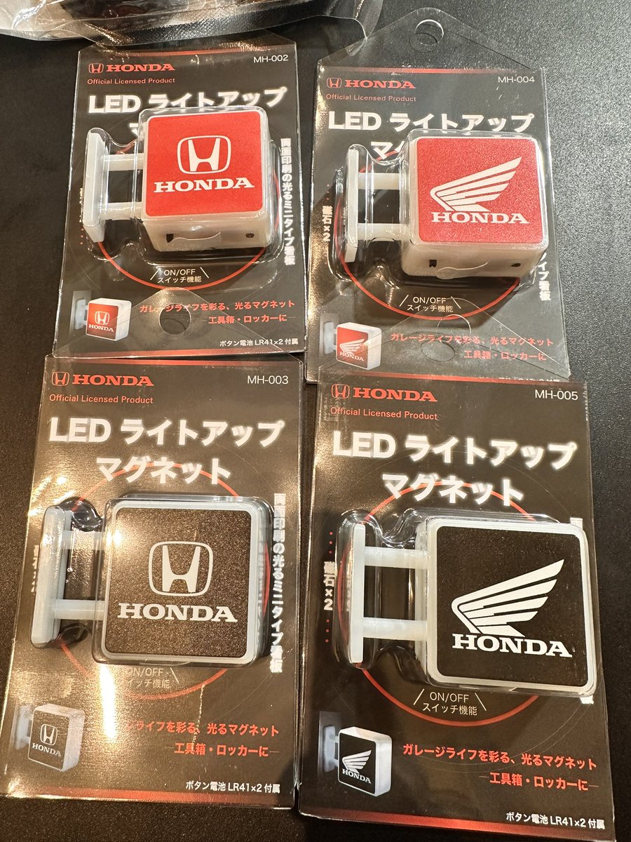 APIT_P_GARAGE's tweet photo. HONDAロゴ入り　LEDライトアップマグネット　BK/RED 
¥1,980税込

#apit
#apit_performance_garege東福岡
#LEDライト
#HONDA https://t.co/Fi2N0enkW2