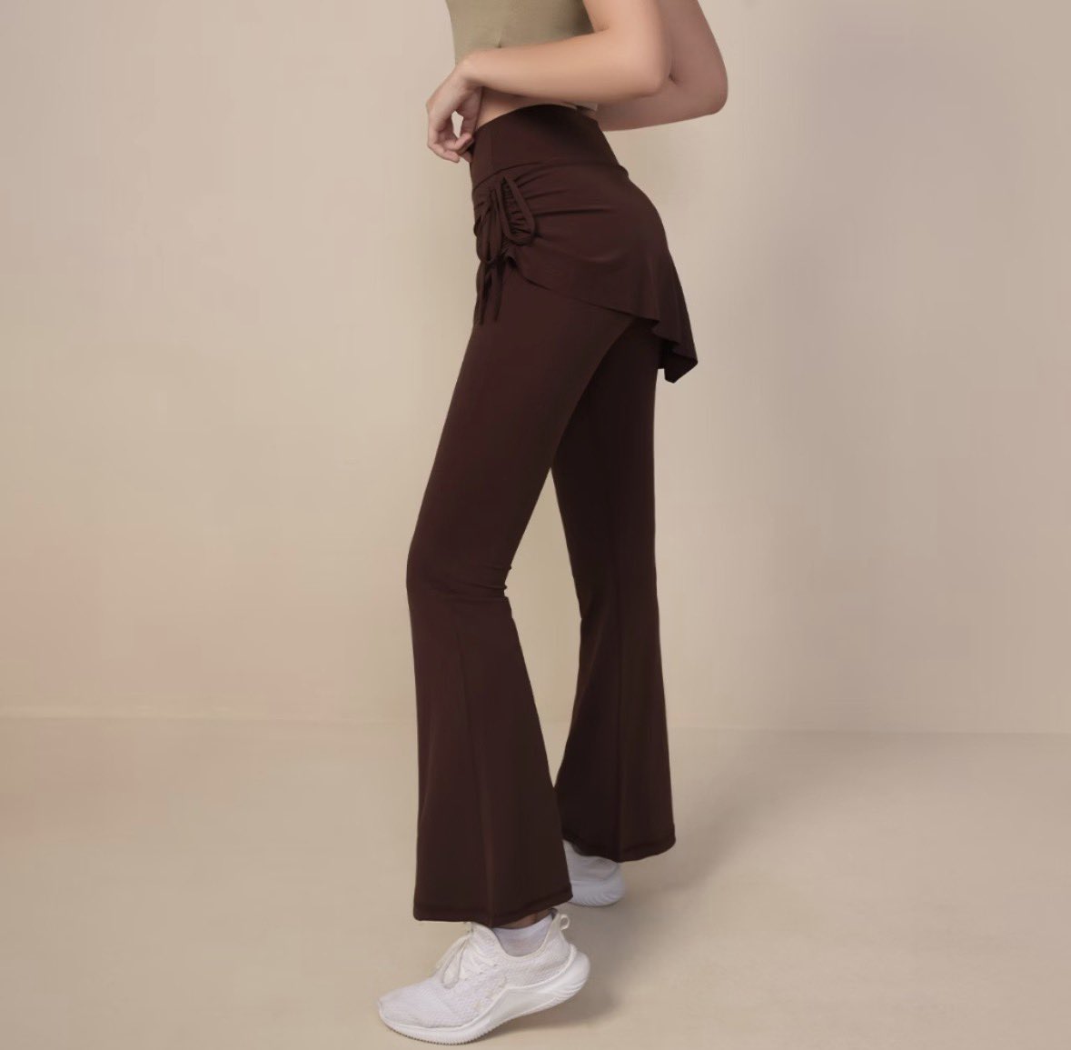 threadshopee's tweet photo. Didesain khusus untuk olahraga yoga, pilates dan peregangan, celana ini akan memberikan kenyamanan saat digunakan✨

https://t.co/euL7uUZD3l https://t.co/1rdchVKLnV