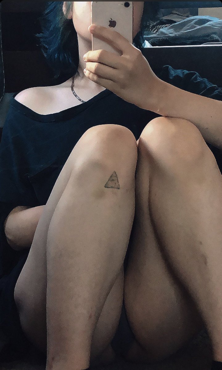 MMEEP2000's tweet photo. It’s fuck me in your hoodie session <3 https://t.co/J1NNCdka2T