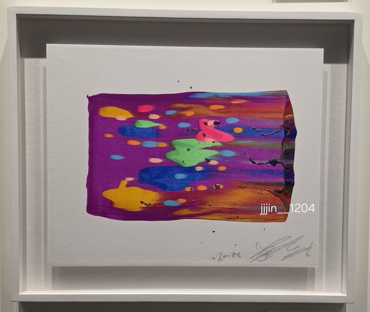 vampttae's tweet photo. Taehyung's painting at d'festa im gagged https://t.co/xaxzejqs9s
