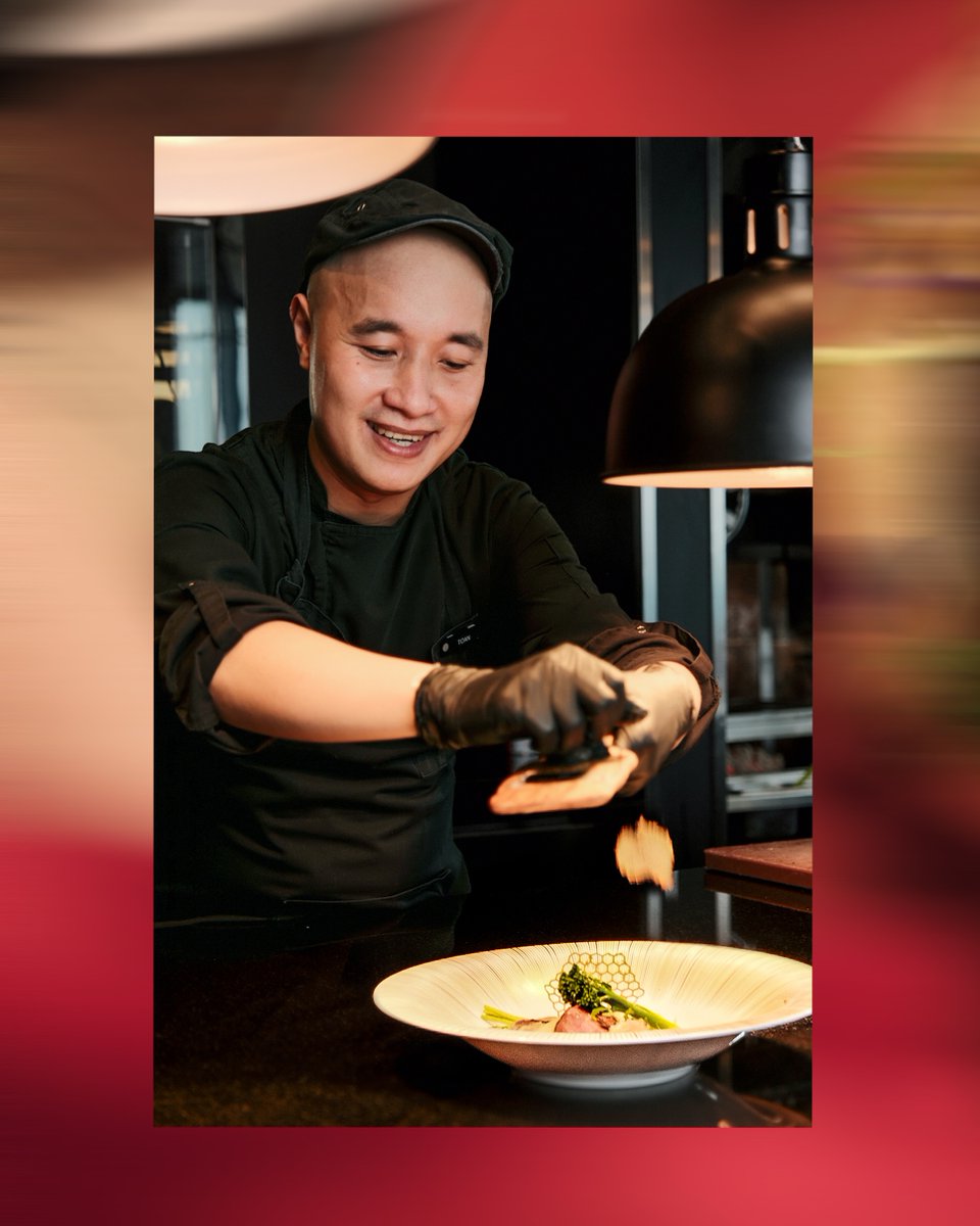 paz_poke's tweet photo. Chef Nguyễn Phương Toàn mang tình yêu bếp từ những bữa cơm gia đình đến Mad Cow Wine &amp; Grill. Mỗi món ăn được chăm chút từ nguyên liệu, nhiệt độ đến phút hoàn thiện, bằng sự chỉn chu như nấu cho người thân. https://t.co/2xurKl5OUC