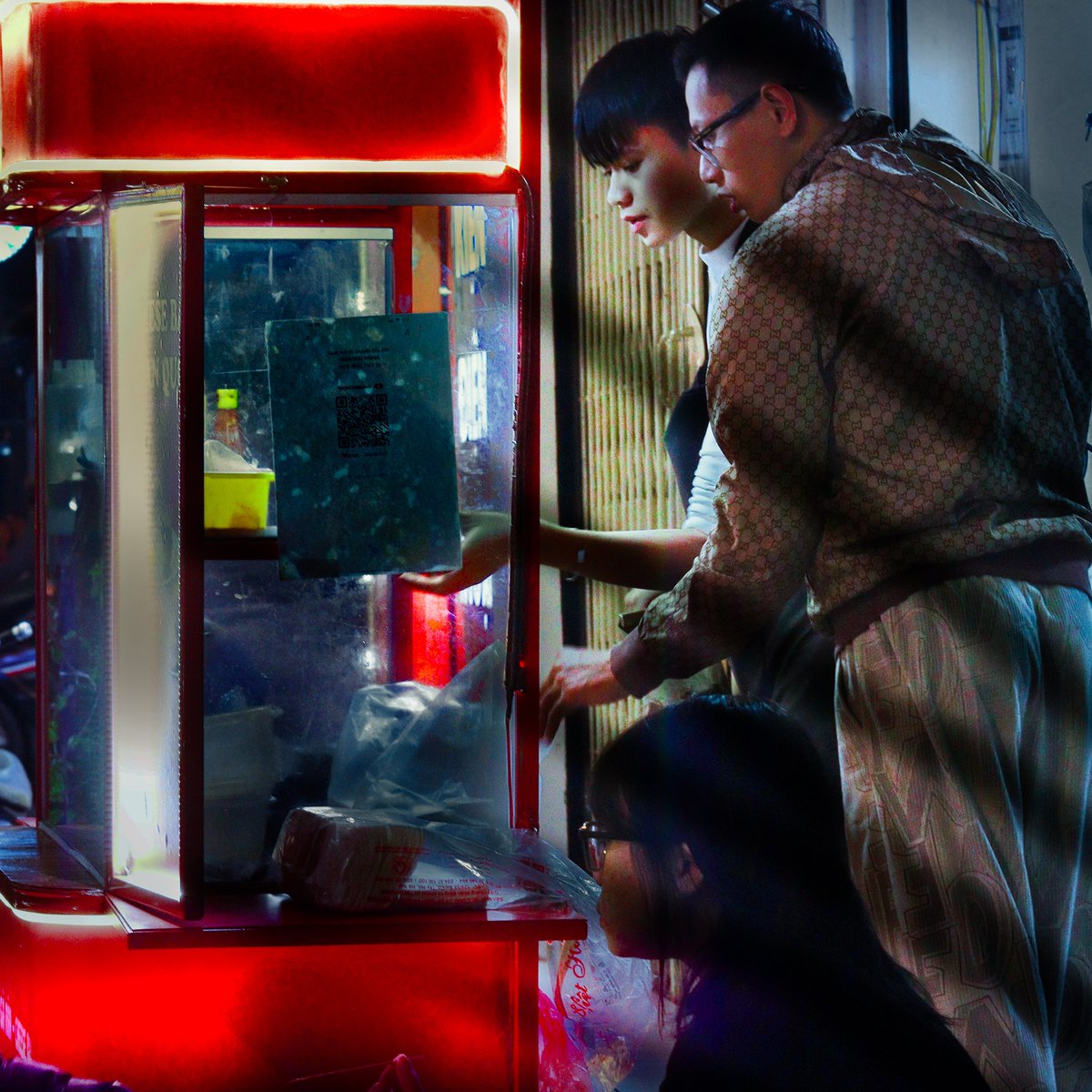Ramonkarwatzki's tweet photo. Manila never slows down. Street noise, city lights, real stories. Where hustle meets heart. https://t.co/UUUxCrr3lW