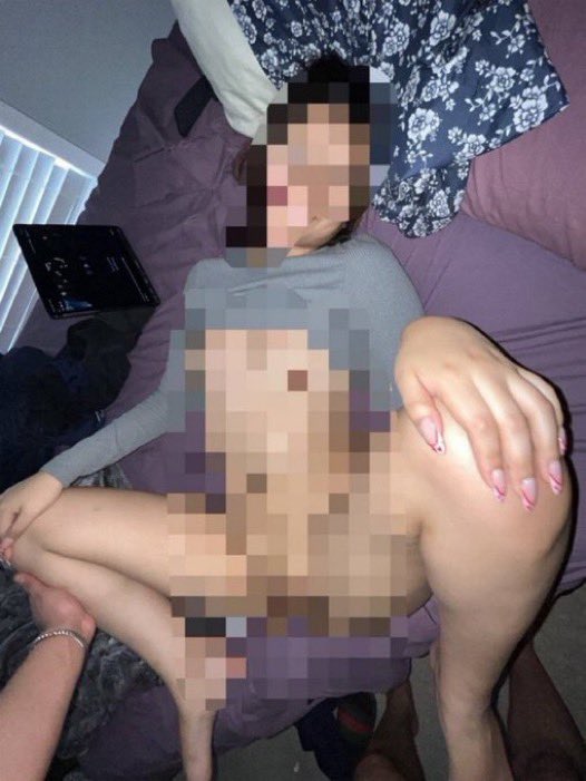 cucksend00's tweet photo. trade or cuck me no limits (must send first for a reply)  
whore gf and milf mom https://t.co/9hgZRw1Fzo
