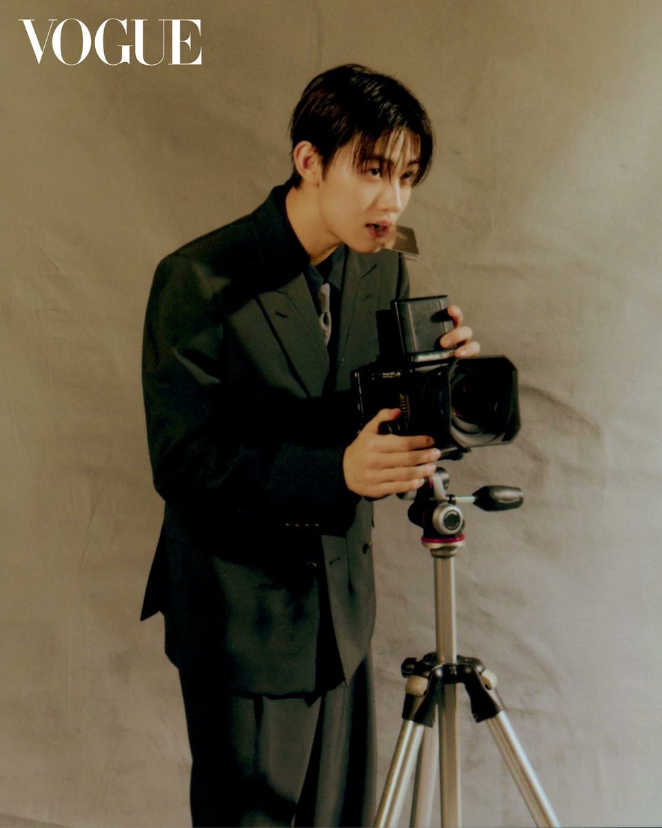 zhaoyufancokr's tweet photo. #SEONGHYEON for Vogue Korea https://t.co/bMUT5r6msD