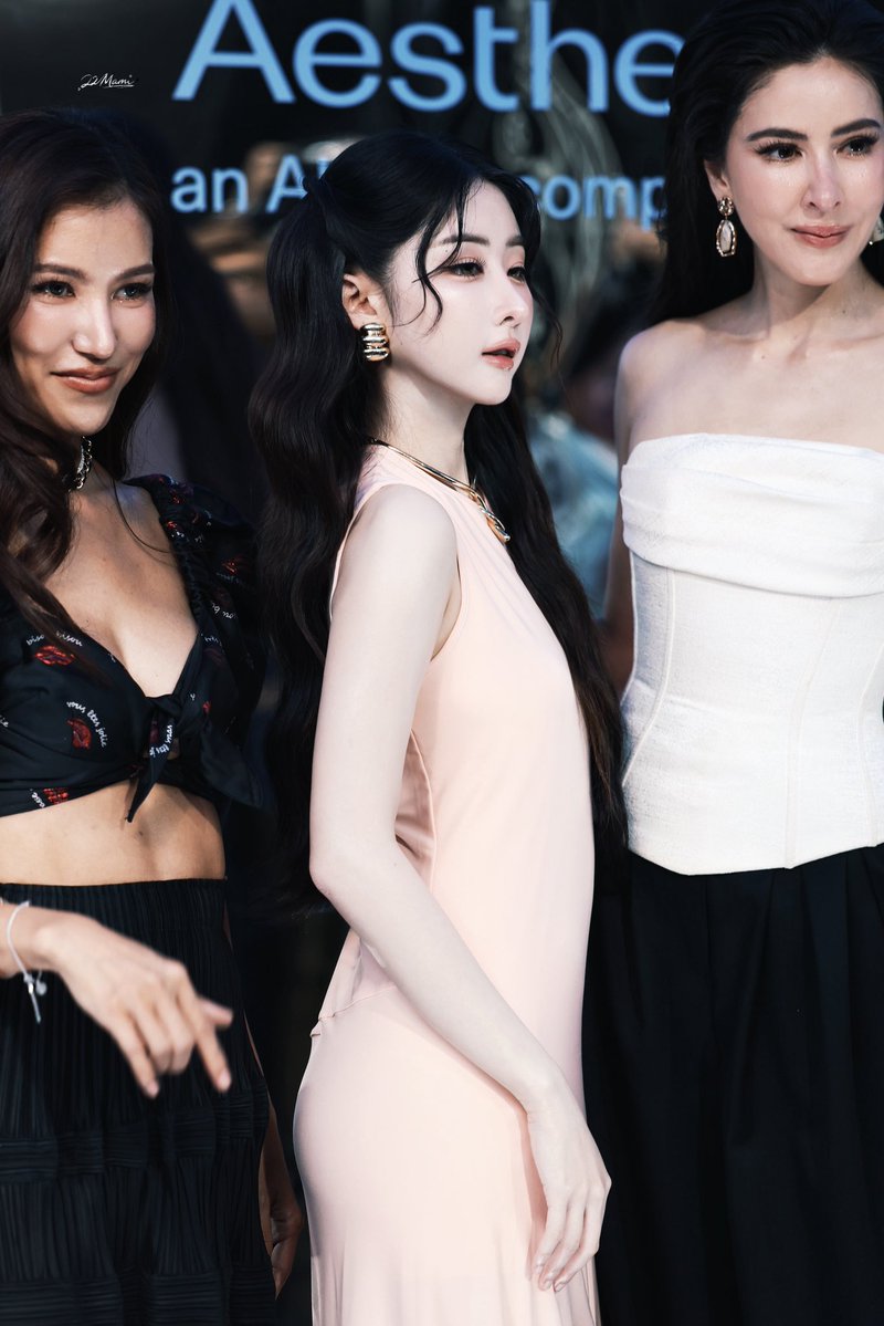Yoko_apasra's tweet photo. ผมจิ้กรูปพี่ๆได้มั้ยคับบบ

APASRA ARCHIVE026 EFW26
#YokoatEFW26ICONSIAM https://t.co/DaeFfZDzkB