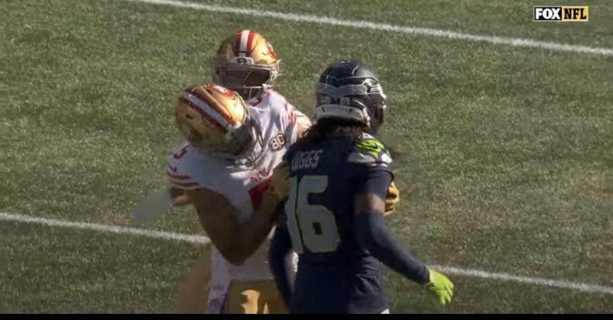 GateGuardian49's tweet photo. @seahawksreview Shi says 20 snaps 😭😭😭 https://t.co/aRl7pMPqZ0