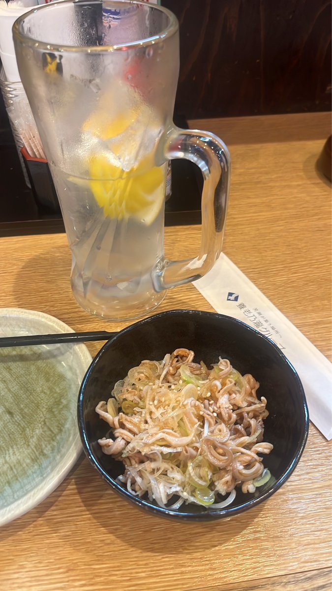 Peridot_eye19's tweet photo. 健康診断後のお酒が身に沁み過ぎるー！！昨日の夕方からなんも食べてないからお腹ぺこぺこー
最近日本酒🍶ブーム！ https://t.co/BsUjwpnJff