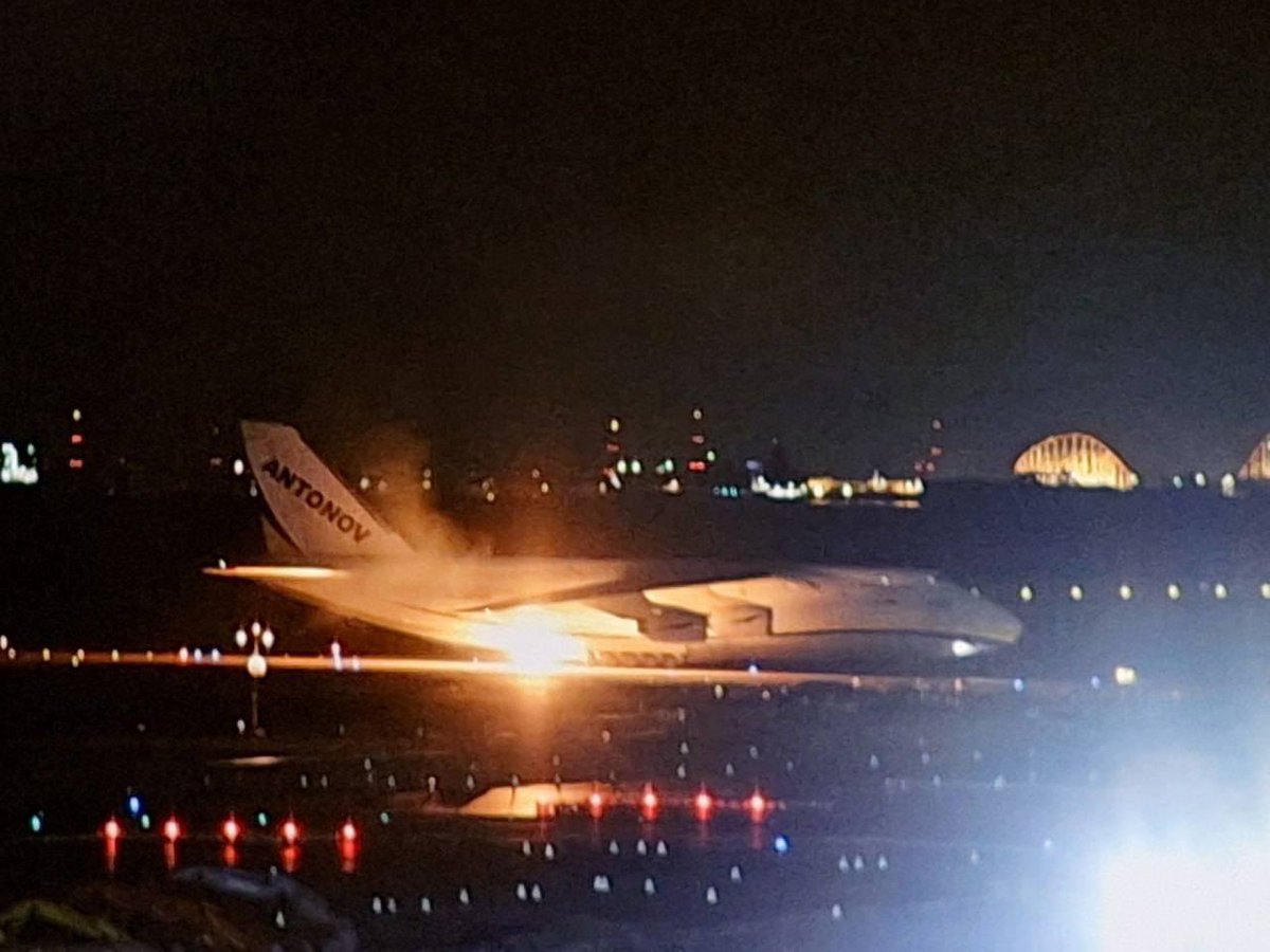 censor_net's tweet photo. В аеропорту Японії загорівся український літак Ан-124 "Руслан"

https://t.co/La5lV1wJIB https://t.co/qygueJbuCB