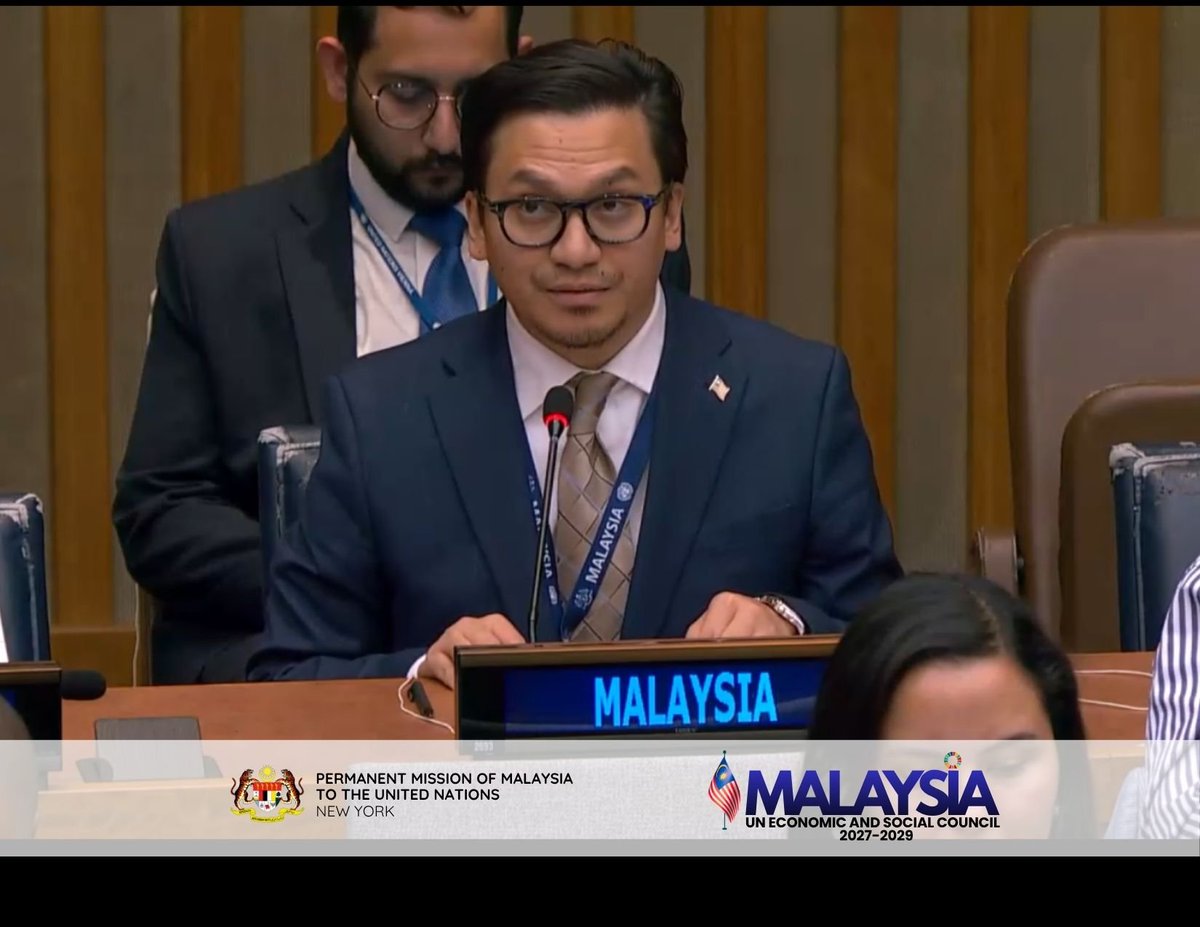 MYNewYorkUN1's tweet photo. At the 1C Thematic Debate on Other #Disarmament Measures and International Security, Malaysia 🇲🇾 views the rapid advancement of #ICTs as having brought unprecedented opportunities, but also increasingly complex challenges to international peace and security. #FirstCommittee #UN https://t.co/y9Zi7LFEKX