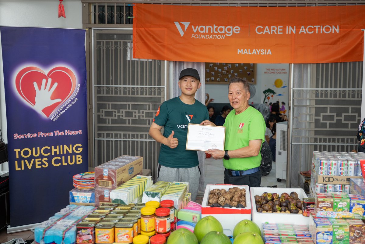 LoyalSiman's tweet photo. 很高兴被马来西亚慈善组织

授予公益守护者

CARE IN ACTION 善行有迹

我们都是公益的实践队员

未来会更加美好❤️ https://t.co/8ye1Qbu0Ly