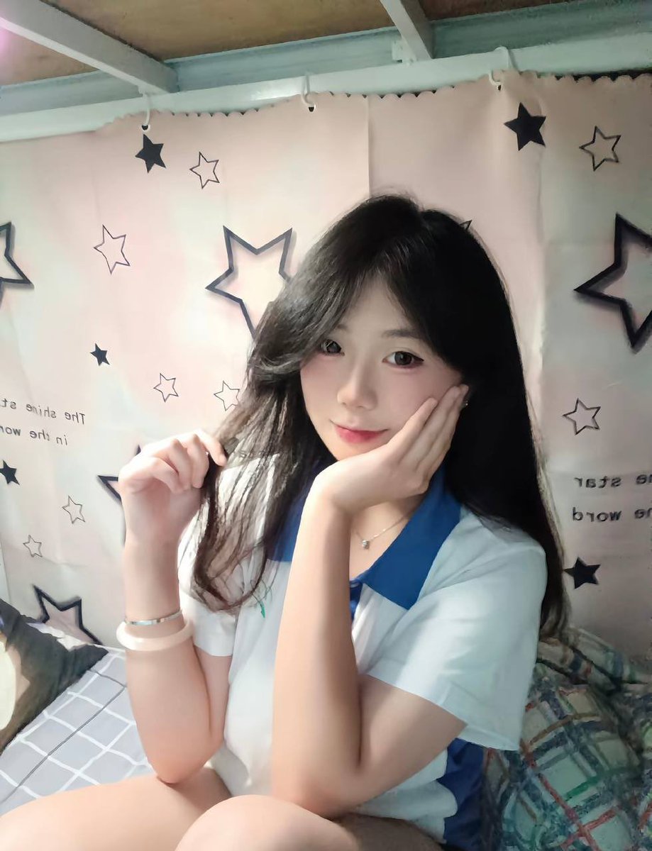 tammy85fq1's tweet photo. 实况+视频

我看书你们看福🦋

有人要锐评一下微胖女高的福吗🥹

流言333我秒发  不要🚪 https://t.co/FEwAdeFt6u