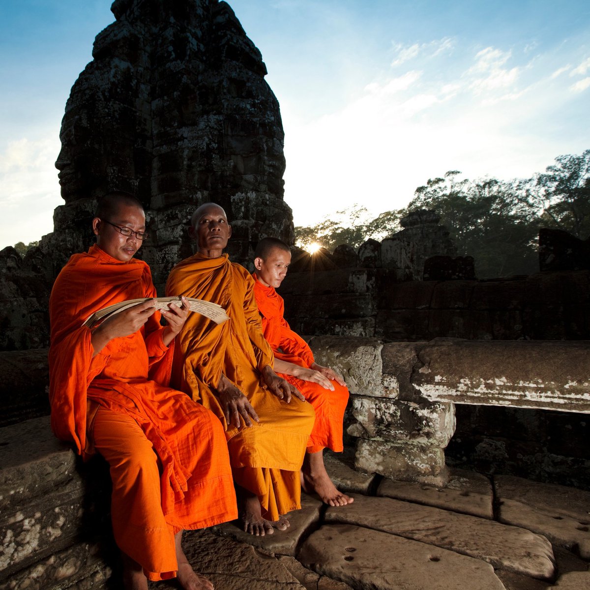 teporronax3's tweet photo. Against Cambodia’s ancient temples, saffron-robed monks embody the enduring soul of Khmer culture. Their quiet rituals, study, and daily acts of care bring grace, peace, and warmth to the kingdom’s sacred heritage. https://t.co/3qRudpyZGZ