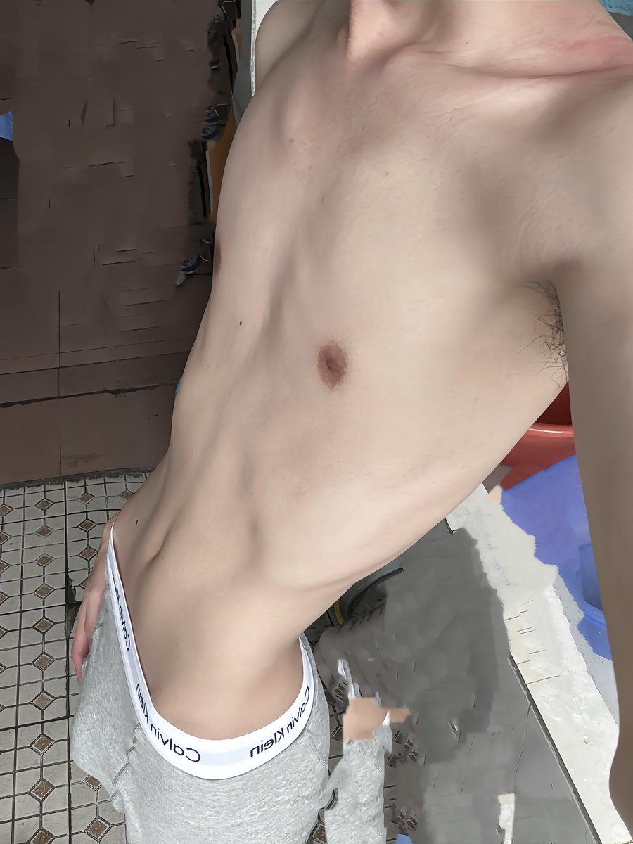 away1022's tweet photo. 这次穿的少 #男高 #细狗 #高中生 #精瘦 https://t.co/IBPTYmT8FN