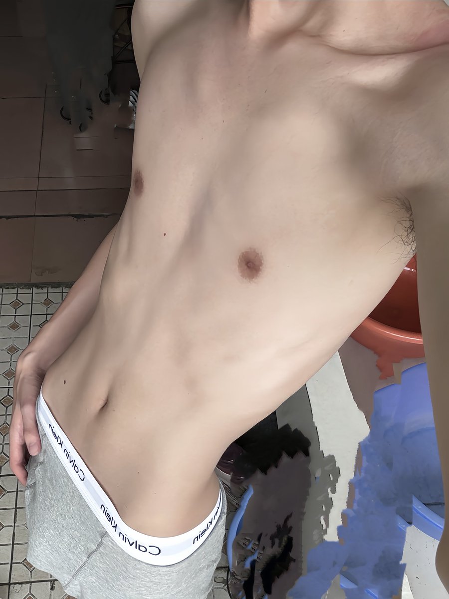 away1022's tweet photo. 这次穿的少 #男高 #细狗 #高中生 #精瘦 https://t.co/IBPTYmT8FN