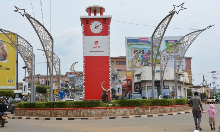 912CroozeFM's tweet photo. THE DAILY FIVE ON THE MORNING ADDICTION:

Words you Should Learn Before Coming to Western Uganda;

5.   Tinyinemu Guy
 
4.   Ebyokurya!
 
3. Tokusharaho shi?
 
2. Omuhanda Gurinkahi?
 
Bonus:   Omwoojo Wangye
 
1. Mbahi / Oreirota!

 #MorningAddiction
 #CroozeFM
 #Mbarara https://t.co/ohrhmoHE4o