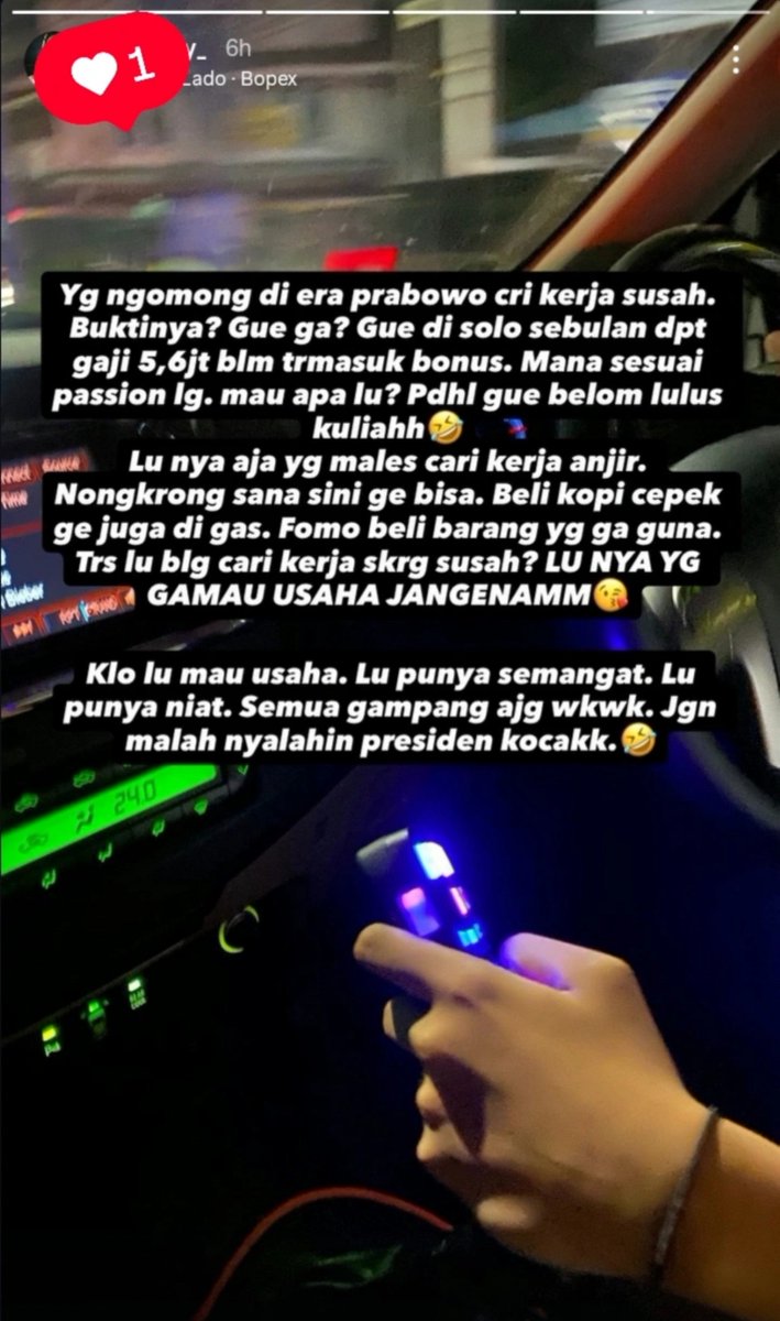 562side's tweet photo. ada lagi nih 02 voters yang GAK NAPAK TANAH dan NIREMPATI

gajinya 5.6jt dan dia stay di solo, yang tau ig nya tolong di spill dong

dengan gaji semungil itu tapi mbak nya udah punya pajero ya? mana masih mahasiswa? hmm, jujur janggal sih... dapet dari mana mbak duitnya? dari wowo kah?

kl sebagian besar duitnya masih dapet dari ortu yang HAVE, good for u deh soalnya gak ikut ngerasain penderitaan warga indo yang cari kerja susah, gaji dikit, biaya hidup mahal
