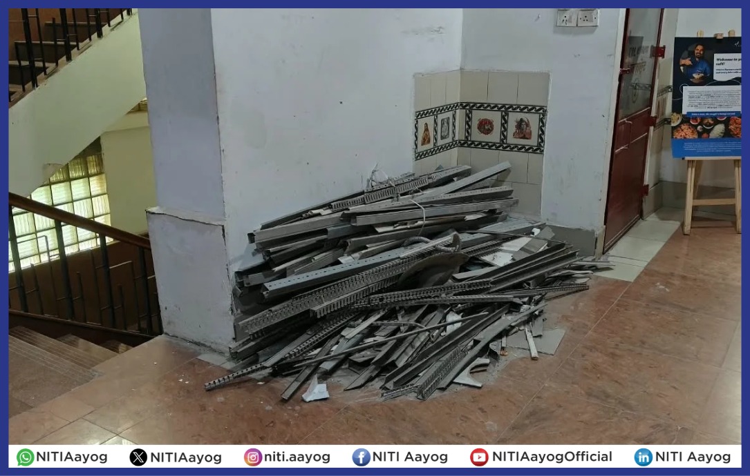 NITIAayog's tweet photo. As part of Special Campaign 6, unwanted and redundant items were removed from the fourth-floor corridors of NITI Aayog. The initiative has reclaimed usable space, improved the appearance of the office, and enabled more effective use of the available premises.

It also reinforces the importance of keeping common areas clutter-free and maintaining a clean, orderly workplace that supports efficient space management and good governance.

#SpecialCampaign6 #Swachhata #GoodGovernance

@PMOIndia | @narendramodi | @Rao_InderjitS | @MIB_India | @PIB_India | @DDNewslive | @ashoklahiribjp