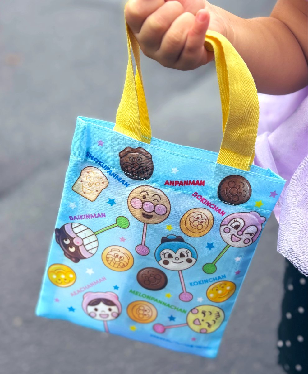 kocham627's tweet photo. ねぇええええええ！！！！！！
かわいすぎん？！？！？！
アンパンマンチョコ柄のミニバッグ🥹🛍️🩵

ファミマでアンパンマンのお菓子買うともらえるよー！！！絶対すぐ売り切れる‼️ファミマに急げ🏃‍♂️💨 https://t.co/kHZJq18H1D