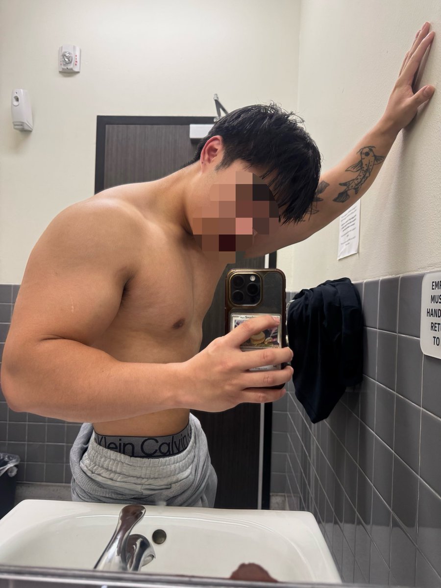 int0xicatedddd's tweet photo. hellooooooooo super secret club people. I'll go back to my main eventually :p enjoy these for now https://t.co/N33MUAz697