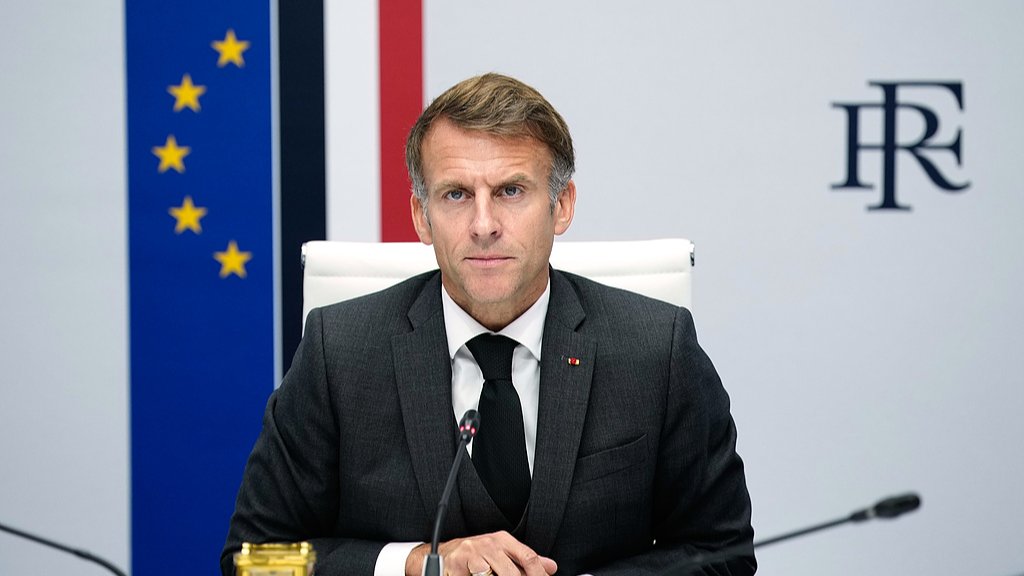 CCTV's tweet photo. French President Emmanuel Macron said on Thursday that the government recommends that no demonstrations be held across the country in the coming days, particularly on Saturday.
https://t.co/UXhve9yKC6 https://t.co/0KffQwioTu