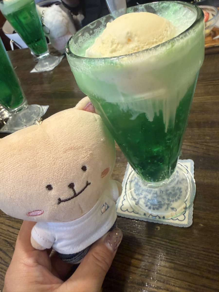 kukui246's tweet photo. 高円寺茶房
ミニョンphoto book撮影カフェへ
お母さんがいい人すぎて…
ありがとう🍑🧡🫶🏻 https://t.co/RRb6A5GEyJ