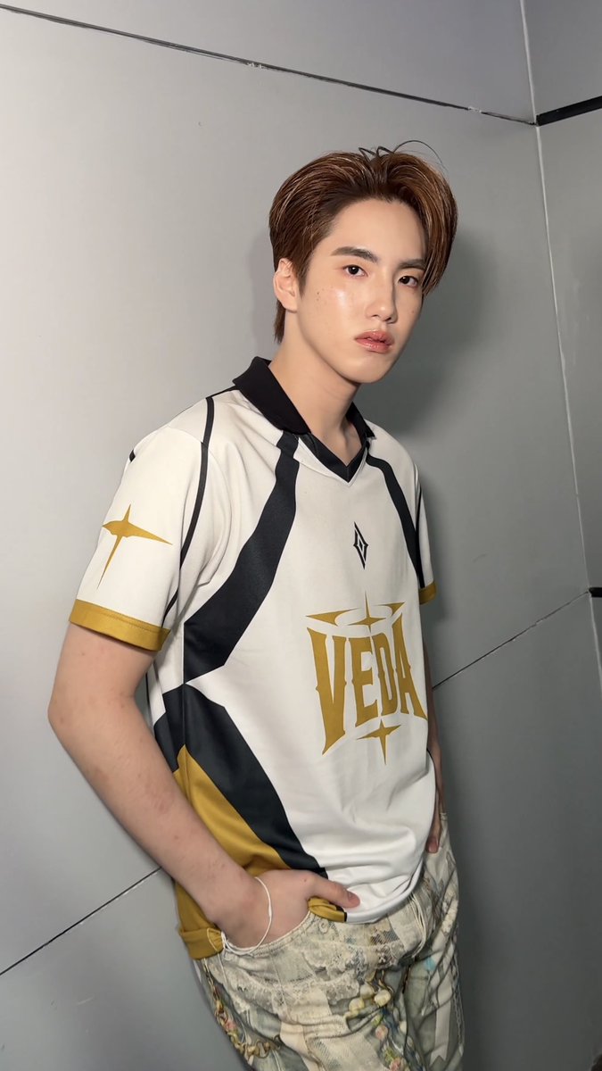 zlpwjd's tweet photo. ภูผูกสายสิญจน์ด้วยย  ขอให้สิ่งไม่ดีออกไปนะค้าบ  ไม่เจ็บ ไม่ป่วย เจอแต่สิ่งดีๆ 🫳🏻🫳🏻 https://t.co/Ug2L4KNqqF