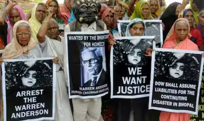 TheRobustRascal's tweet photo. When Matthew Van Wyk was granted permission to visit the US, critics and trolls mocked the Modi Govt, claiming he would never return to face trial.

Well, he is back.

Under Congress rule, Warren Anderson, the prime accused in the Bhopal gas tragedy was given safe passage out of India, never to face justice.

Under PM @narendramodi, a foreign national facing terror-related charges returned to India to face the law, strictly complying with court conditions.

That is the difference between Congress’s politics of compromise and the BJP’s commitment to the rule of law.

No one is above the law. Accountability is non-negotiable.
