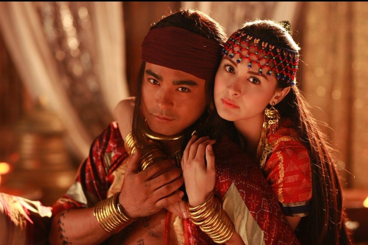 OoooMuichi4's tweet photo. Sinong naka abot pa neto? Ang ganda talaga netong palabas nato. 

Honestly, I think GMA's Amaya is one of the most memorable Filipino teleseryes ever made. Hindi lang dahil sa nostalgia. There's something special about this series that combines cultural identity, and a powerful story about a woman's fight against oppression. Sana gumawa pa sila ng mga gantong genre. We need more historical epics na nag e-explore ng precolonial filipino culture.