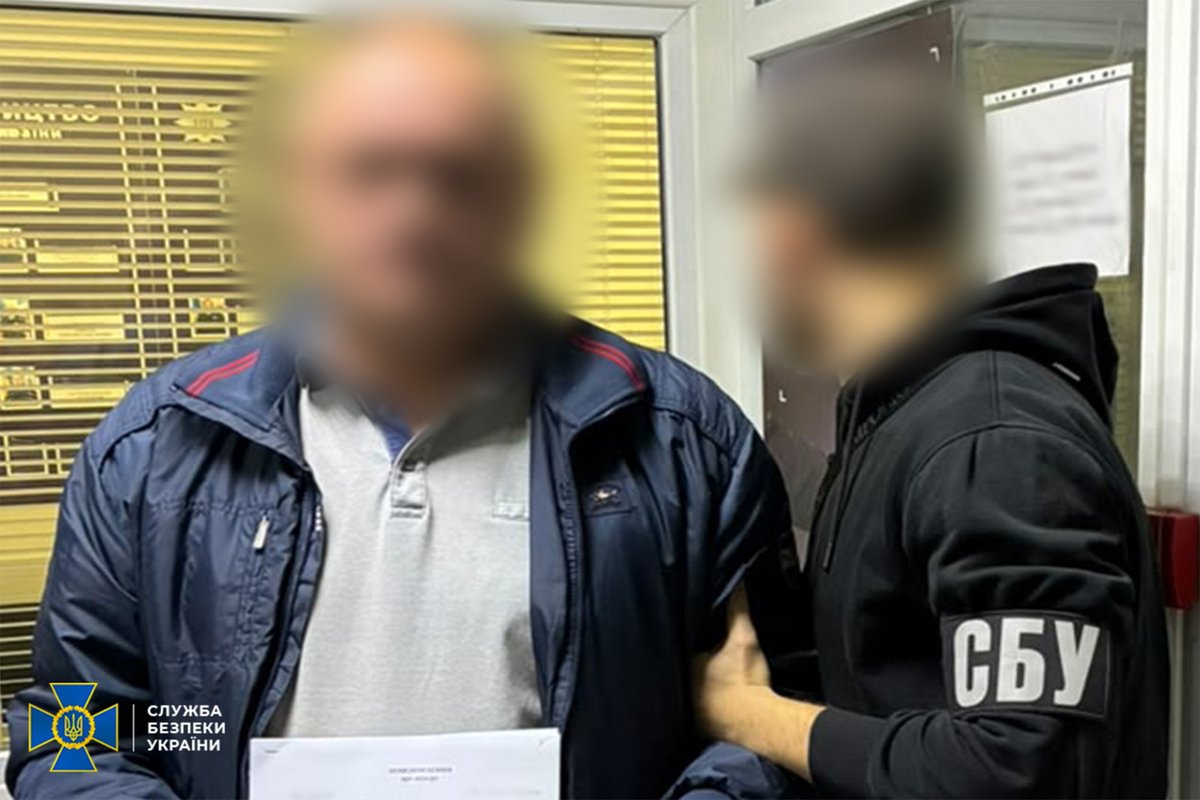 ServiceSsu's tweet photo. СБУ та Нацполіція викрили ще 7 схем ухилення від мобілізації у різних регіонах України

➡️ https://t.co/yuistL3CVA https://t.co/fU3Hda6qCJ