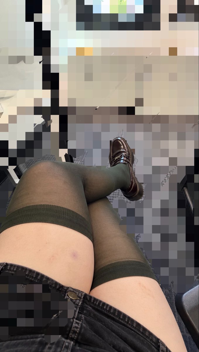 camiii_xg's tweet photo. 今天是不好惹的复古墨绿小猪 哼哼
#ootd #穿搭 #母猪 https://t.co/x8XfI1gPNb