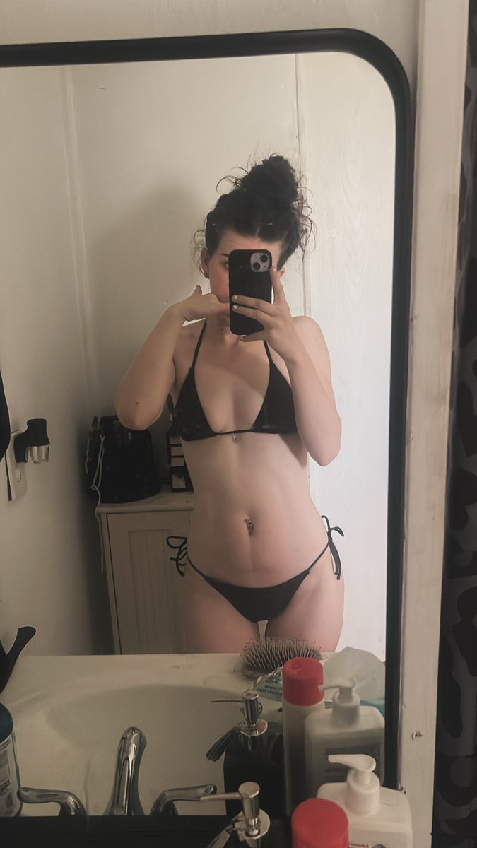 maybeeamelia's tweet photo. wanna see more?? 🔥#chudai #sexy https://t.co/RjTjQGBLLV