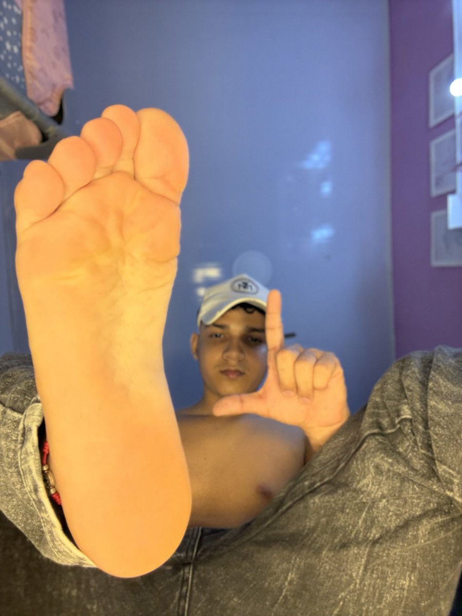 MasterFireJames's tweet photo. Send your check and worship me; I am your alpha god😵‍💫💪🏼
#feet #findom #ATM https://t.co/qLQyJ7axsV