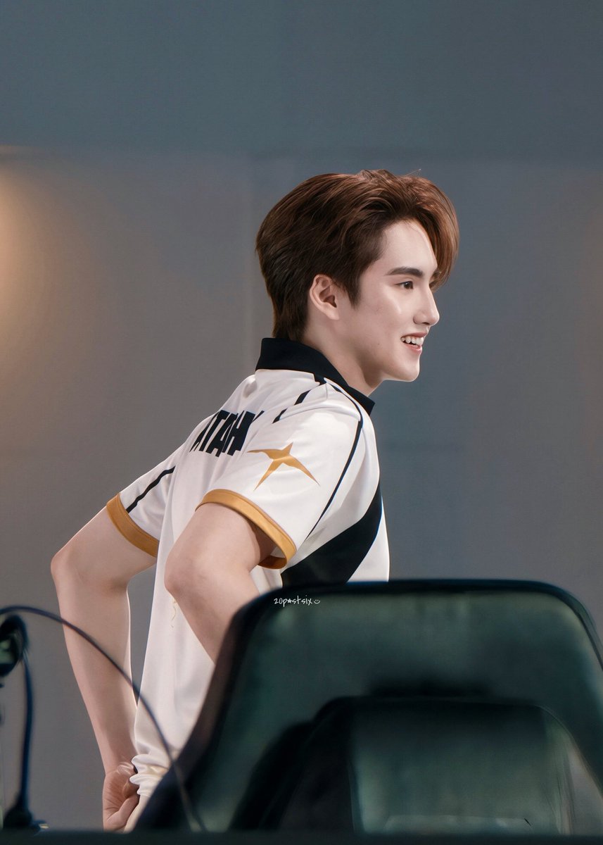 20PASTSIX's tweet photo. You’re the best ❤️

#PHUTATCHAI 
#RoVxBUS #RoVTPOPTournament https://t.co/67yU4ZE36I