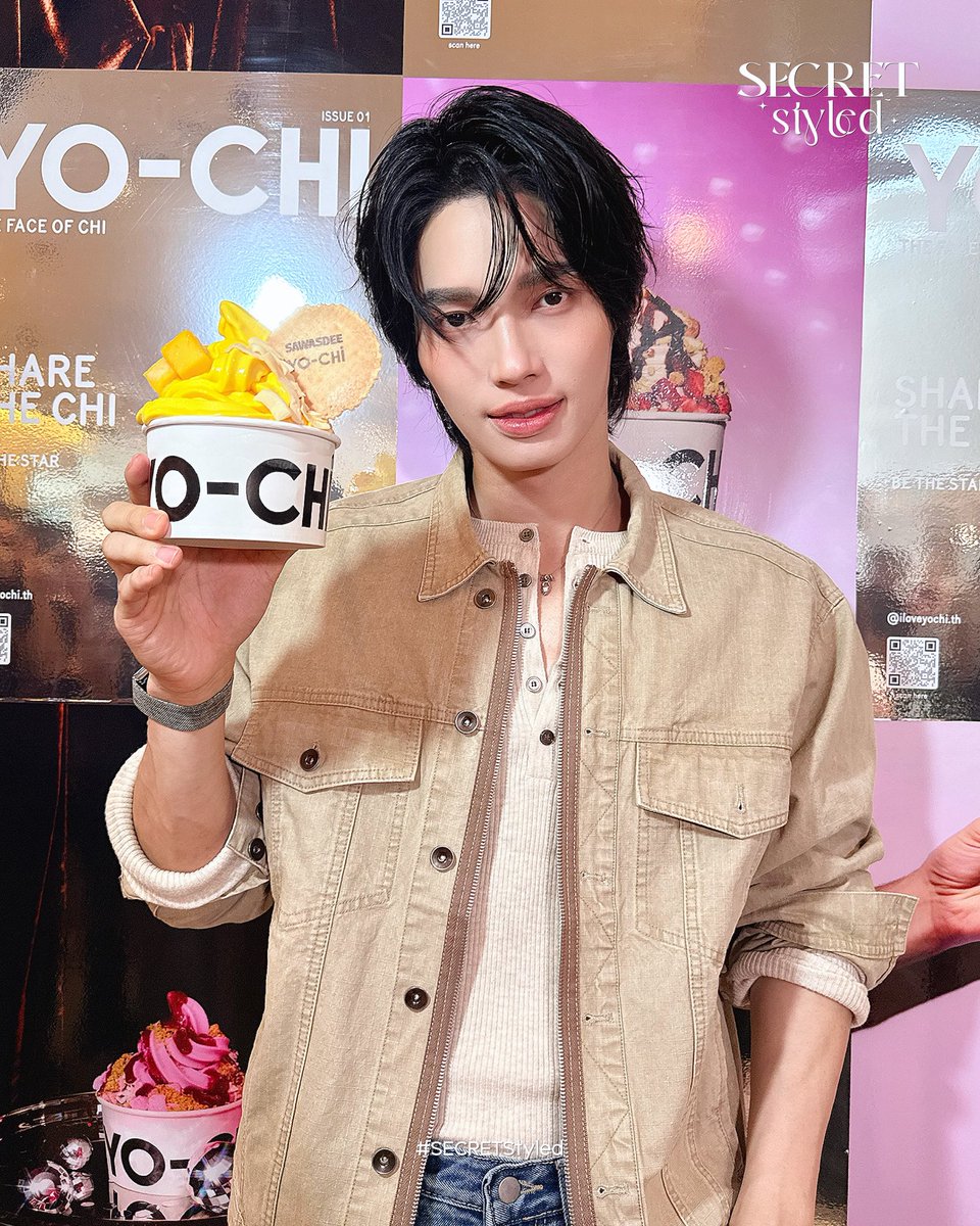 SECRET_Styled's tweet photo. #yochithailand 
#winmetawin
#yochithailandxWin

เสิร์ฟความหล่อของ “วิน เมธวิน” (@winmetawin) ในงานเปิดตัว Yo-Chi (โย-ชิ) @iloveyochi.th แบรนด์โฟรเซ่นโยเกิร์ตชื่อดังจากออสเตรเลีย ปักหมุดประเทศไทย เปิดสาขาแรกซึ่งเป็นสาขานอกประเทศแห่งที่สี่ และใหญ่ที่สุดใน Southeast Asia พื้นที่กว่า 207 ตารางเมตร ที่ centralwOrld @centralwOrld (ชั้น 2) โซน Groove ✨

#SECRETStyled