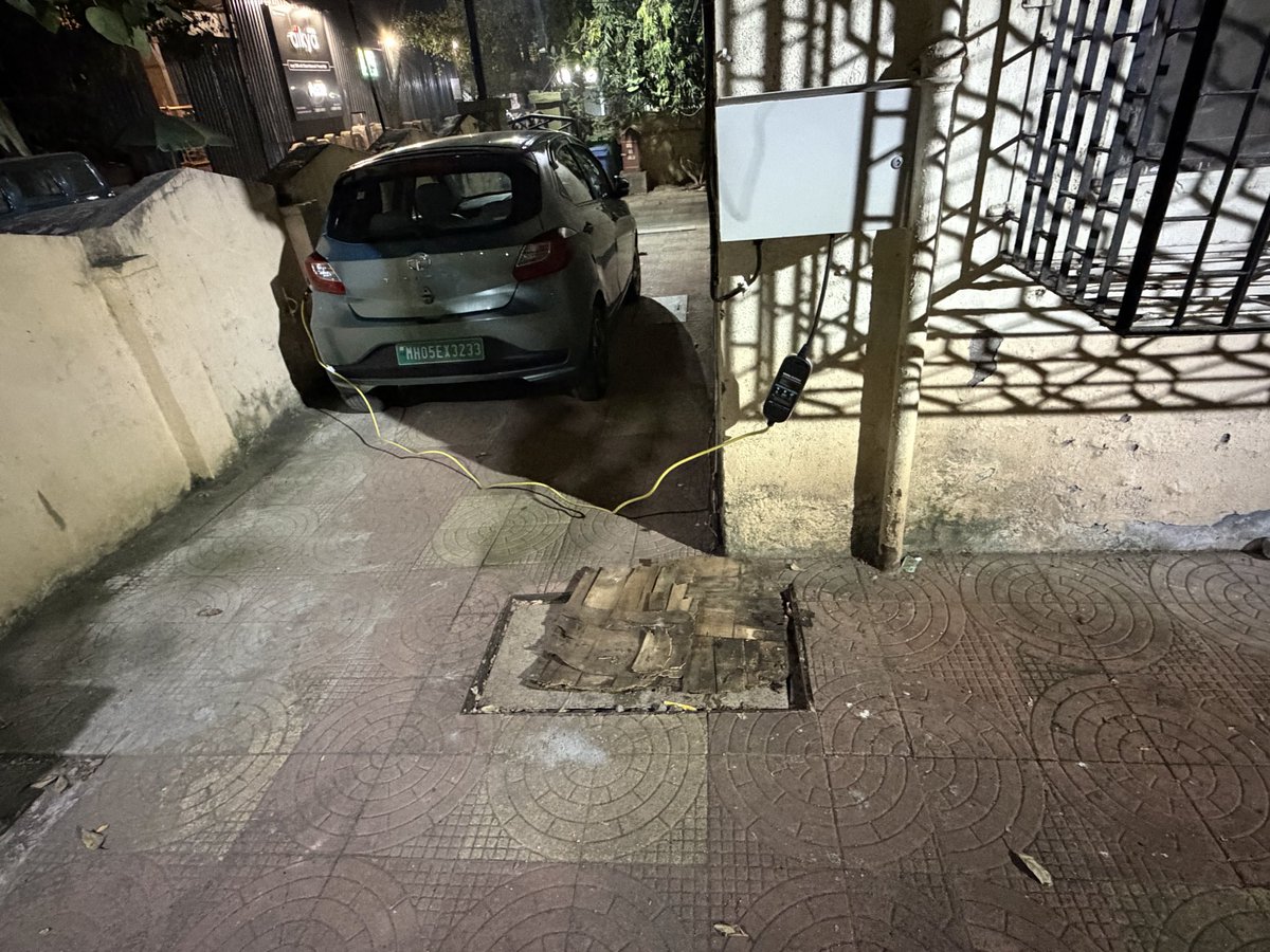 karanpolyshah's tweet photo. They have no fire safety and no NOC . The 2 cars get charged like a live bomb in the society with life’s at risk . As they are owned by committee members they keep saying we will decide in AGM . Our society Sai darshan chs. Prem nagar Borivali West ( 92 ) 
Plz help us ASAP https://t.co/0DkIA9zoXz