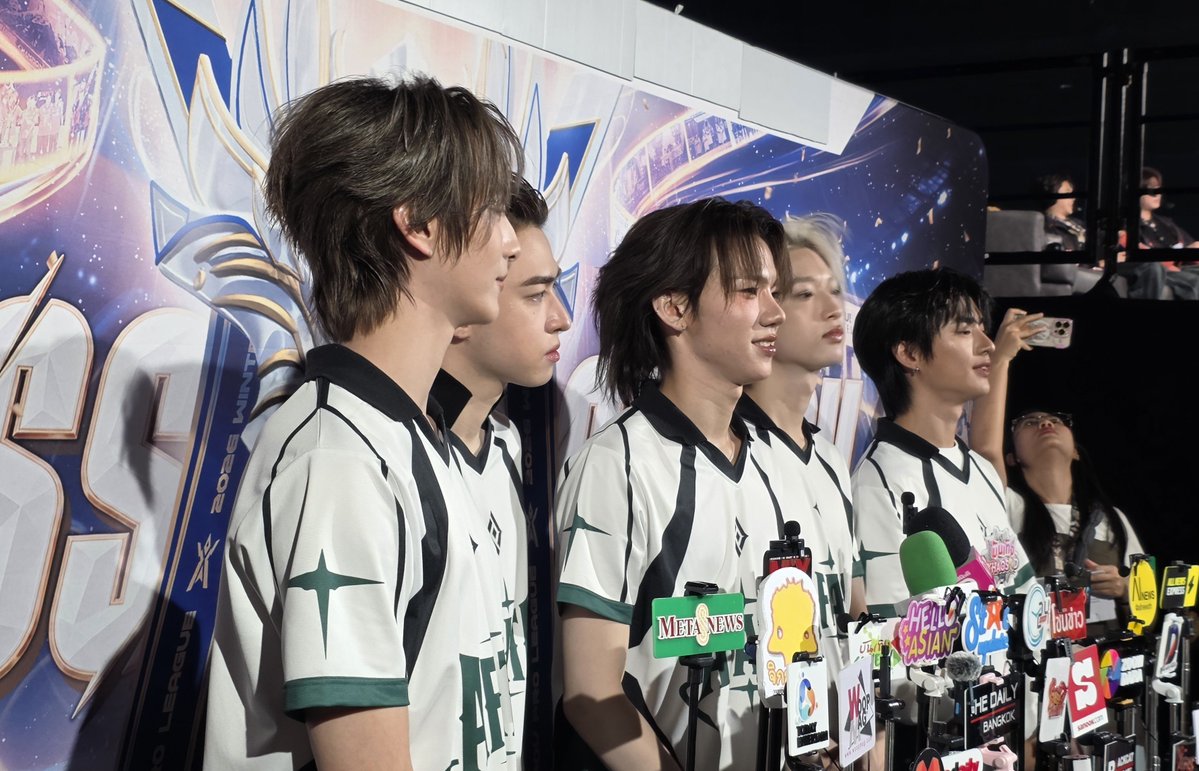 webstarupdate's tweet photo. 📍Live สัมภาษณ์ TEAM AFATA

LINK : https://t.co/VpjnVubc4N

#RoVTPOPTournament
#PLUGGY_PERSES #TadATLAS #PROXIEVictor #NEXnattakit #JUNIOR_VVV 
#ATLASth #RoVTPOPxVVV #RoVxBUS
#PROXIEth https://t.co/xrRRme5PM4