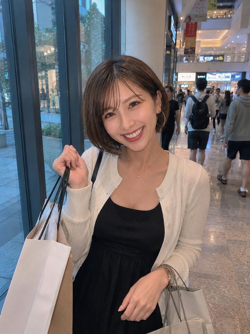 ommiio's tweet photo. 46歳、ずっと強がってきました。 でも本当は、そろそろ男の人に甘えたい！！ 遅すぎますか...？ https://t.co/jS2ky4xG2h