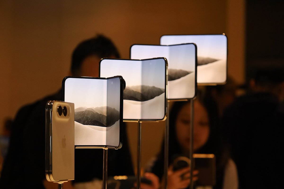PikkPoll's tweet photo. Apple's $1,999 iPhone Duo hits stores today with a smaller main camera than the cheaper 18 Pro.

No telephoto. No Face ID. Just the fold.

Is the fold worth the camera downgrade? https://t.co/zt4hLkFwMk